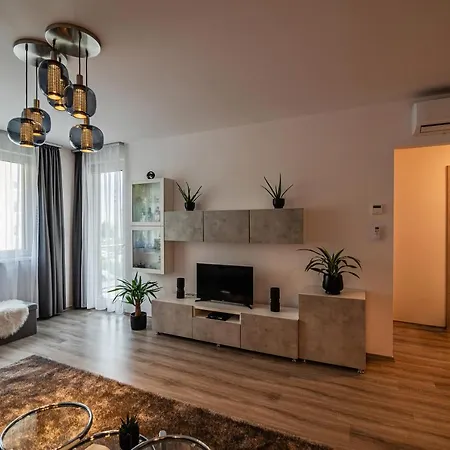 Apartment, Private Parking And Balcony