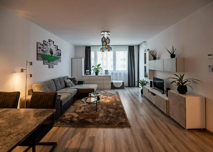 Apartment, Private Parking And Balcony * Székesfehérvár