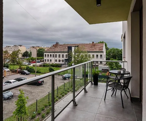 Apartment, Private Parking And Balcony *